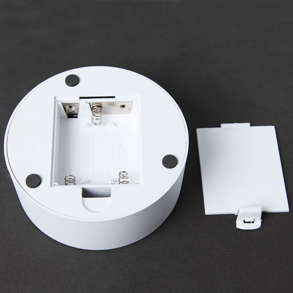 LED night light battery compartment for 3 AA batteries