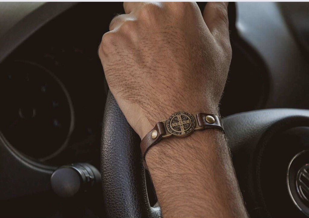 Men’s Saint.Benedict Medal Bracelet Leather Brown Band Gold adjustable St Benito