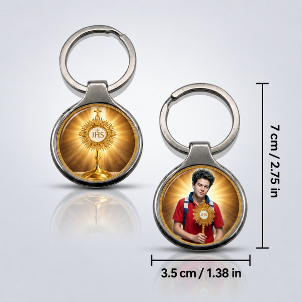 Saint Carlo Acutis and the Eucharist keychain dimension photo, 7 cm height and 3.5 cm pendant width