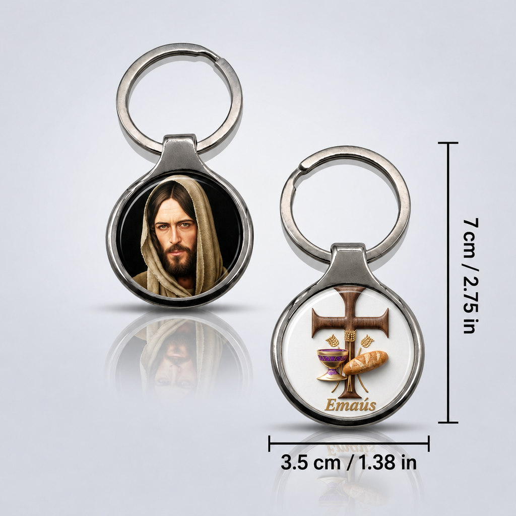 Jesus and Emmaus keychain dimension photo, 7 cm height and 3.5 cm pendant width