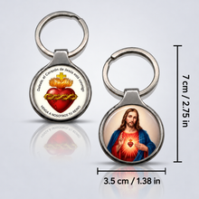 Sacred Heart of Jesus keychain dimension photo, 7 cm height and 3.5 cm pendant width